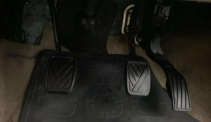 2013 Maruti Swift Dzire VXI, Petrol, Manual, 69,540 km, Pedals