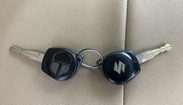 2013 Maruti Swift Dzire VXI, Petrol, Manual, 69,540 km, Key Close Up