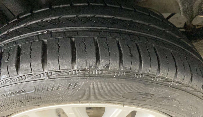 2017 Maruti Dzire ZXI, Petrol, Manual, 67,409 km, Left Front Tyre Tread