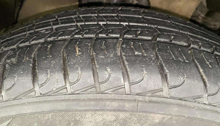 2022 Mahindra BOLERO NEO N 10 (O), Diesel, Manual, 31,988 km, Right Front Tyre Tread