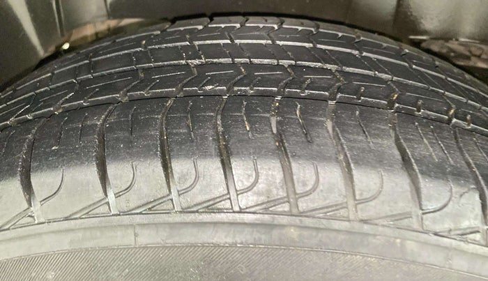2022 Mahindra BOLERO NEO N 10 (O), Diesel, Manual, 31,988 km, Right Rear Tyre Tread