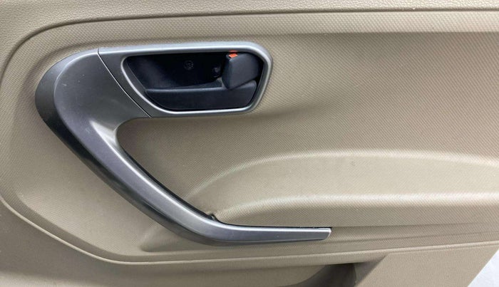 2022 Mahindra BOLERO NEO N 10 (O), Diesel, Manual, 31,988 km, Driver Side Door Panels Control