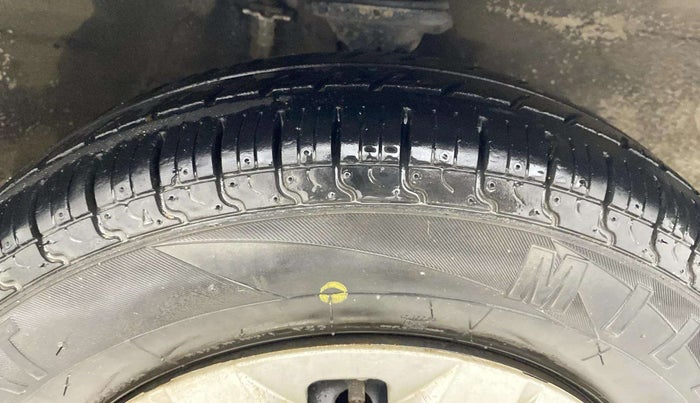 2017 Maruti Alto 800 LXI, Petrol, Manual, 62,348 km, Right Front Tyre Tread