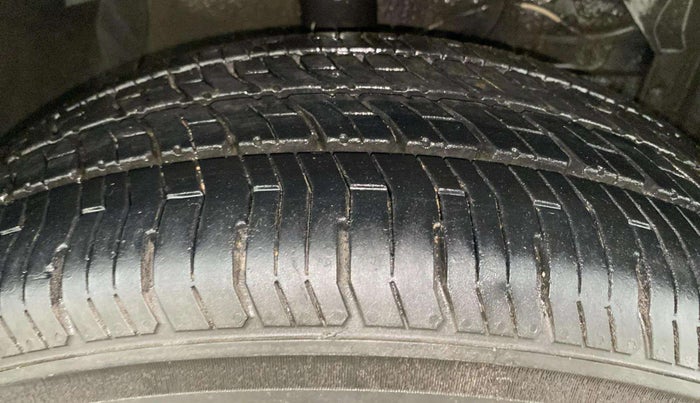 2018 Maruti Vitara Brezza VDI AMT, Diesel, Automatic, 49,650 km, Right Front Tyre Tread