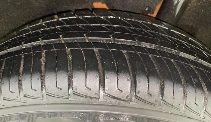 2018 Maruti Vitara Brezza VDI AMT, Diesel, Automatic, 49,650 km, Left Rear Tyre Tread