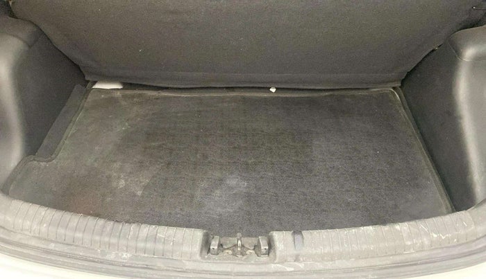 2015 Hyundai Grand i10 ASTA AT 1.2 KAPPA VTVT, Petrol, Automatic, 75,626 km, Boot Inside