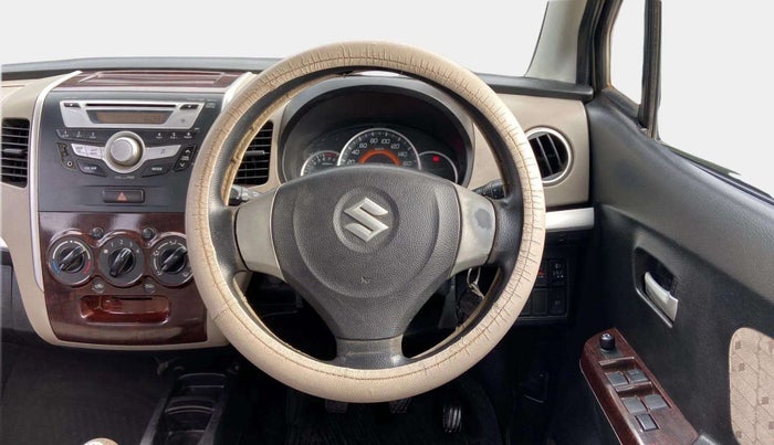2016 Maruti Wagon R 1.0 VXI, Petrol, Manual, 94,185 km, Steering Wheel Close Up
