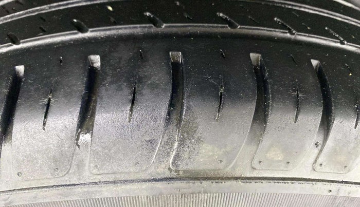 2019 Maruti Swift VXI, Petrol, Manual, 39,026 km, Right Rear Tyre Tread