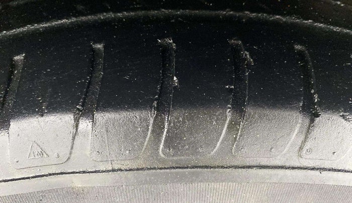 2019 Maruti Swift VXI, Petrol, Manual, 39,026 km, Left Front Tyre Tread