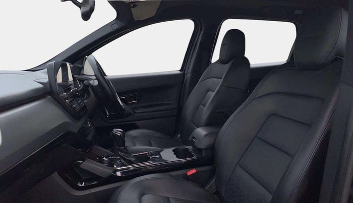 2022 Tata Harrier FEARLESS PLUS DARK EDITION AT, Diesel, Automatic, 60,598 km, Right Side Front Door Cabin
