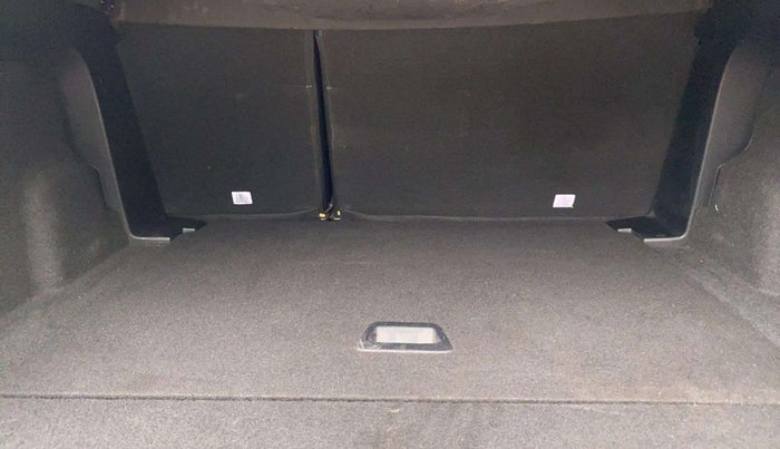 2022 Tata Harrier FEARLESS PLUS DARK EDITION AT, Diesel, Automatic, 60,598 km, Boot Inside