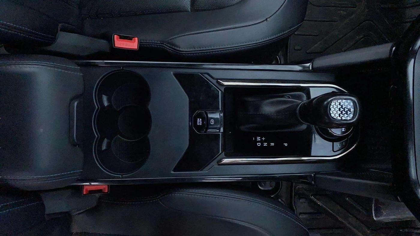 2022 Tata Harrier FEARLESS PLUS DARK EDITION AT, Diesel, Automatic, 60,757 km, Gear Lever