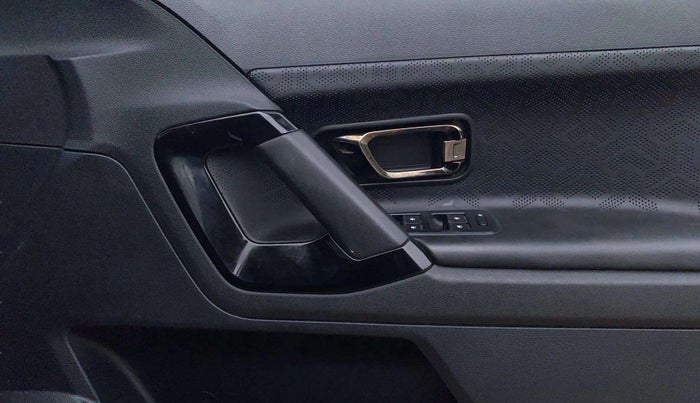 2022 Tata Harrier FEARLESS PLUS DARK EDITION AT, Diesel, Automatic, 60,598 km, Driver Side Door Panels Control