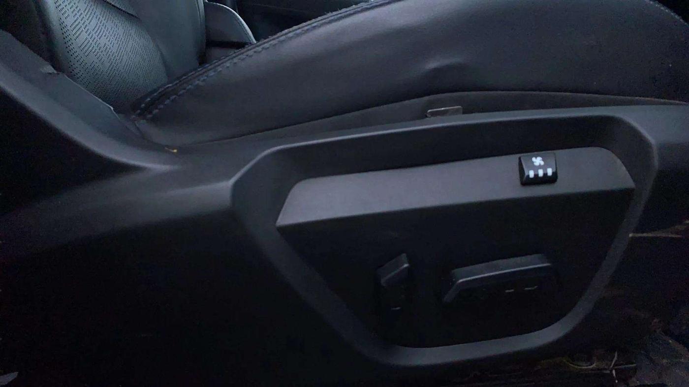 2022 Tata Harrier FEARLESS PLUS DARK EDITION AT, Diesel, Automatic, 60,757 km, Driver Side Adjustment Panel