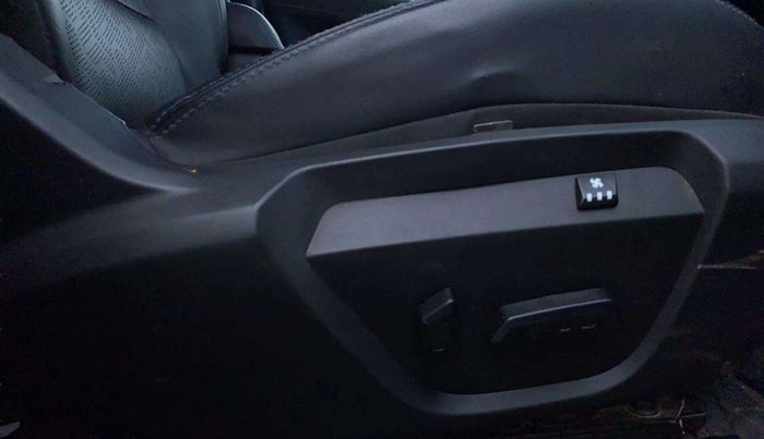 2022 Tata Harrier FEARLESS PLUS DARK EDITION AT, Diesel, Automatic, 60,598 km, Driver Side Adjustment Panel