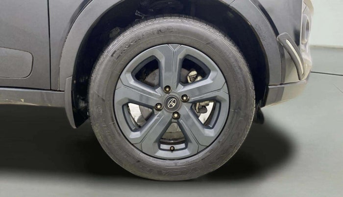 2021 Tata NEXON XZA PLUS (O) DIESEL DARK EDITION, Diesel, Automatic, 39,998 km, Right Front Wheel