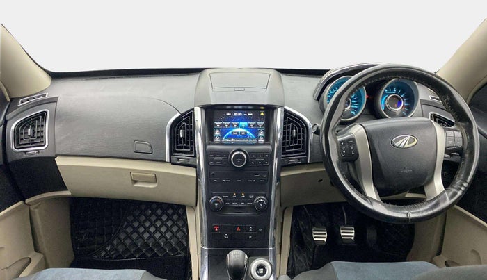 2015 Mahindra XUV500 W10, Diesel, Manual, 1,19,347 km, Dashboard