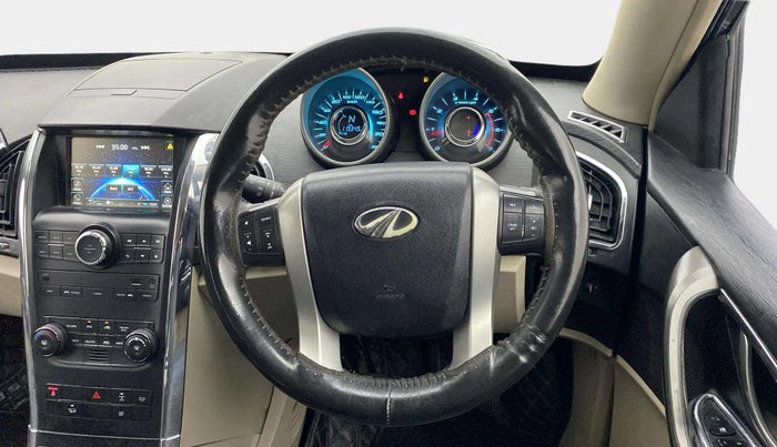 2015 Mahindra XUV500 W10, Diesel, Manual, 1,19,347 km, Steering Wheel Close Up