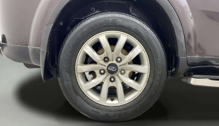 2015 Mahindra XUV500 W10, Diesel, Manual, 1,19,347 km, Right Rear Wheel