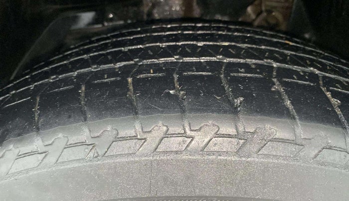 2015 Mahindra XUV500 W10, Diesel, Manual, 1,19,347 km, Left Front Tyre Tread