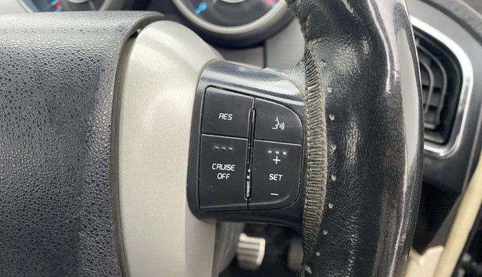 2015 Mahindra XUV500 W10, Diesel, Manual, 1,19,347 km, Adaptive Cruise Control