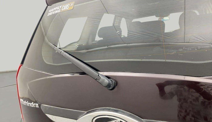 2015 Mahindra XUV500 W10, Diesel, Manual, 1,19,347 km, Rear Wiper