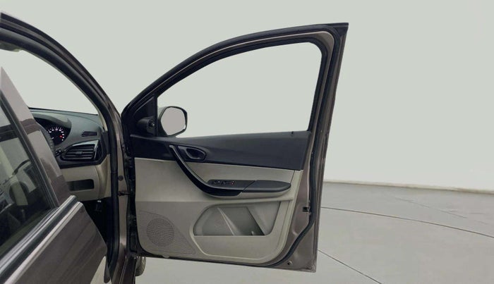 2018 Tata Tiago XT PETROL, Petrol, Manual, 26,198 km, RHS Front Door