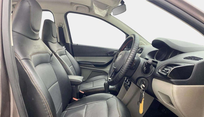 2018 Tata Tiago XT PETROL, Petrol, Manual, 26,198 km, Right Side Front Door Cabin