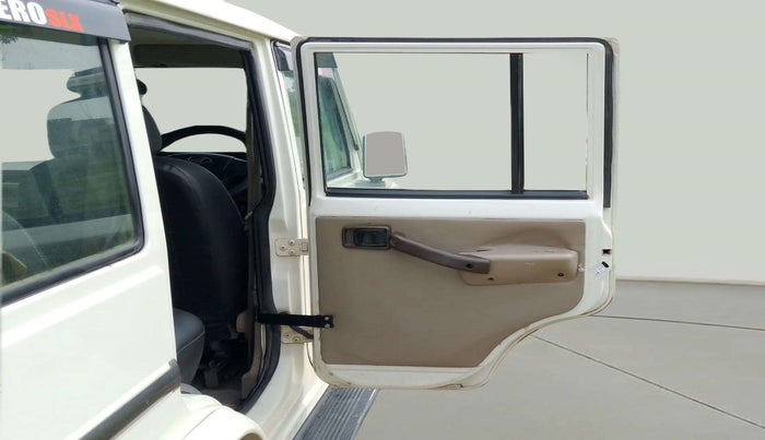 2019 Mahindra Bolero POWER PLUS SLX, CNG, Manual, 63,220 km, RHS Rear Door