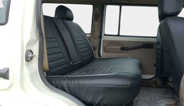 2019 Mahindra Bolero POWER PLUS SLX, CNG, Manual, 63,220 km, Right Side Rear Door Cabin