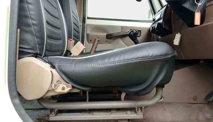 2019 Mahindra Bolero POWER PLUS SLX, CNG, Manual, 63,220 km, Driver Side Adjustment Panel