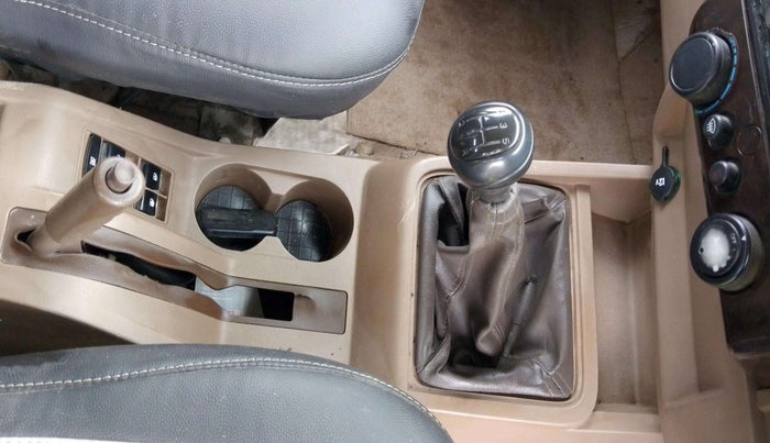 2019 Mahindra Bolero POWER PLUS SLX, CNG, Manual, 63,220 km, Gear Lever