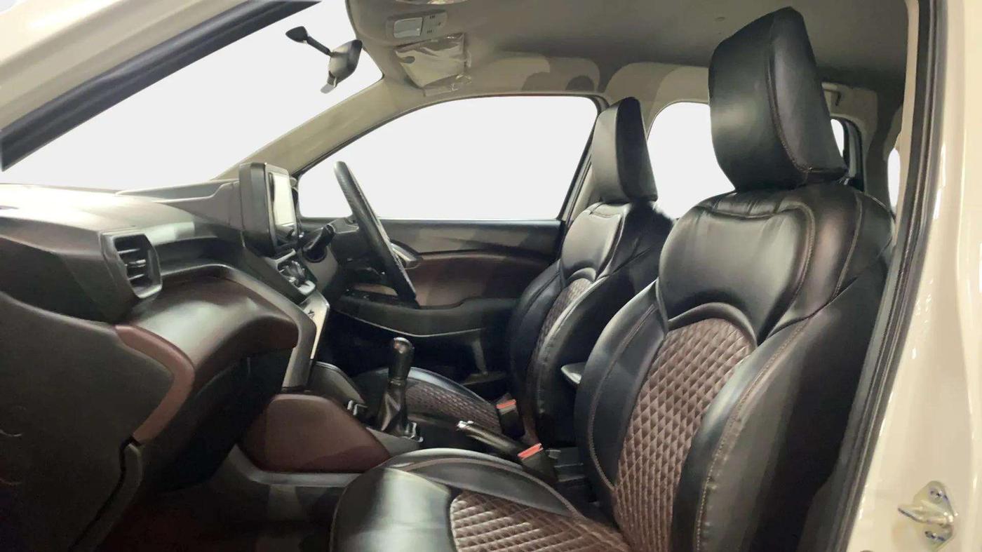 2024 Maruti Grand Vitara DELTA SMART HYBRID, Petrol, Manual, 22,857 km, Right Side Front Door Cabin