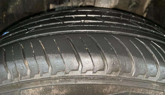 2019 Tata NEXON XZ PETROL, Petrol, Manual, 38,208 km, Left Front Tyre Tread