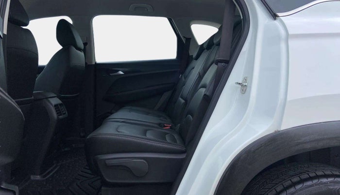 2020 MG HECTOR SMART 1.5 DCT PETROL, Petrol, Automatic, 90,925 km, Right Side Rear Door Cabin