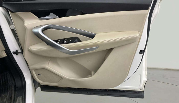 2021 MG HECTOR SHARP HYBRID 1.5 PETROL, Petrol, Manual, 60,541 km, Driver Side Door Panels Control