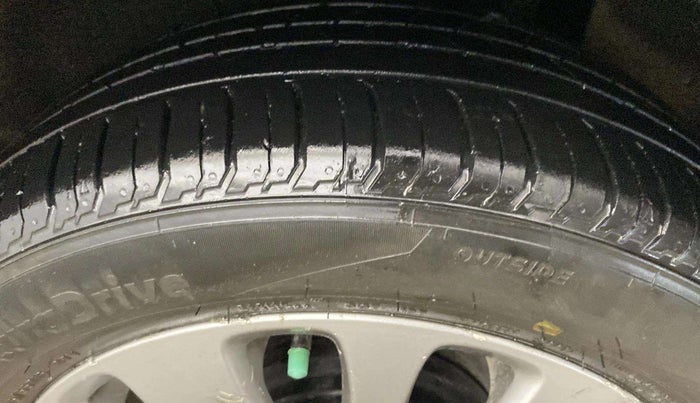2016 Maruti Baleno ALPHA PETROL 1.2, Petrol, Manual, 98,680 km, Right Rear Tyre Tread