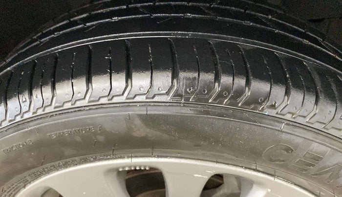 2016 Maruti Baleno ALPHA PETROL 1.2, Petrol, Manual, 98,680 km, Right Front Tyre Tread