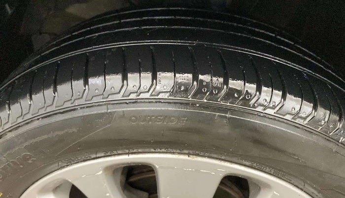 2016 Maruti Baleno ALPHA PETROL 1.2, Petrol, Manual, 98,680 km, Left Rear Tyre Tread