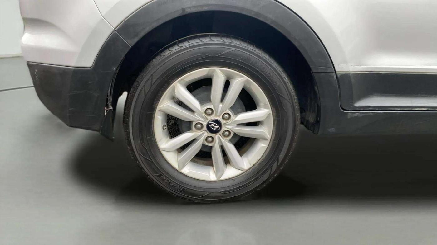 2016 Hyundai Creta SX PLUS 1.6 PETROL, Petrol, Manual, 1,17,552 km, Right Rear Wheel