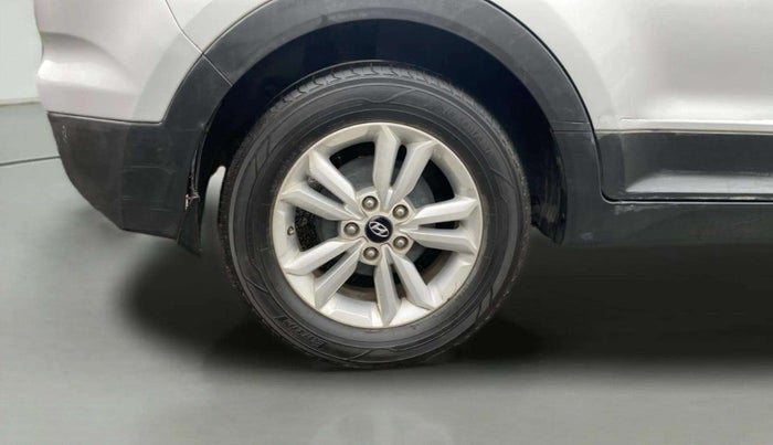 2016 Hyundai Creta SX PLUS 1.6 PETROL, Petrol, Manual, 1,17,492 km, Right Rear Wheel