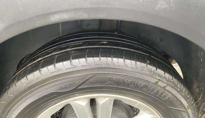 2016 Hyundai Creta SX PLUS 1.6 PETROL, Petrol, Manual, 1,17,492 km, Left Rear Tyre Tread