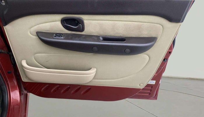 2013 Hyundai Santro Xing GLS, Petrol, Manual, 37,597 km, Driver Side Door Panels Control