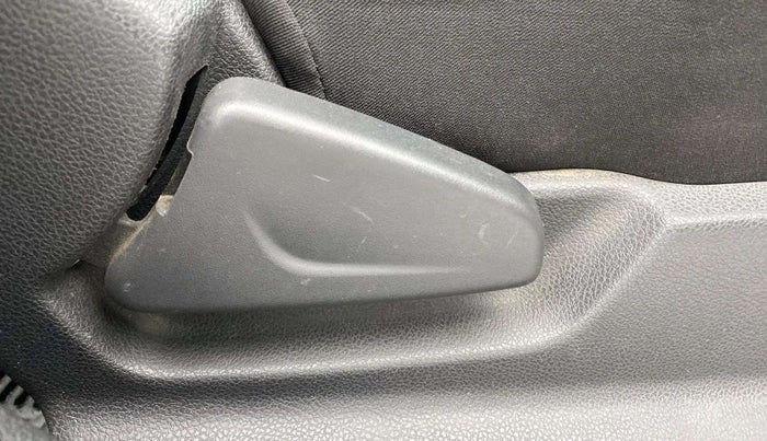 2016 Renault Kwid RXT 0.8, Petrol, Manual, 31,849 km, Driver Side Adjustment Panel