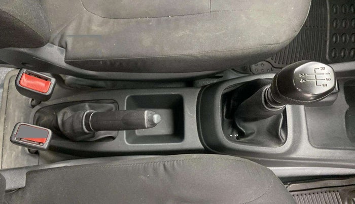 2016 Renault Kwid RXT 0.8, Petrol, Manual, 31,849 km, Gear Lever