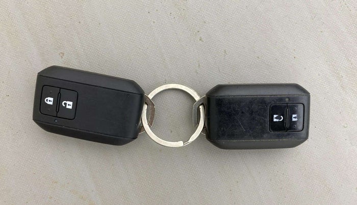 2019 Toyota Glanza V, Petrol, Manual, 35,813 km, Key Close Up