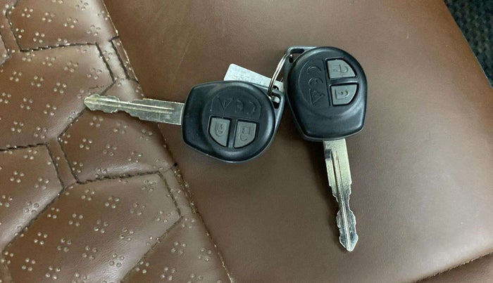 2022 Maruti BREZZA VXI SMART HYBRID, Petrol, Manual, 39,637 km, Key Close Up