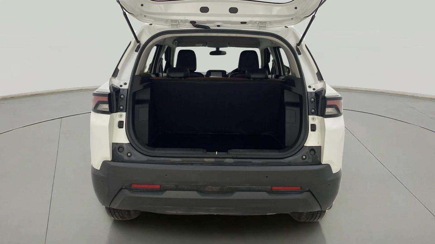 2022 Maruti BREZZA VXI SMART HYBRID, Petrol, Manual, 39,637 km, Boot Inside