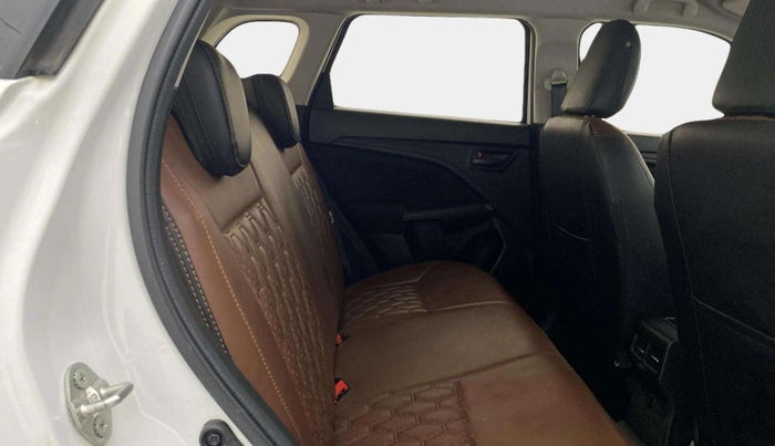 2022 Maruti BREZZA VXI SMART HYBRID, Petrol, Manual, 39,637 km, Right Side Rear Door Cabin