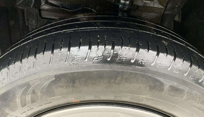 2022 Maruti BREZZA VXI SMART HYBRID, Petrol, Manual, 39,637 km, Left Front Tyre Tread